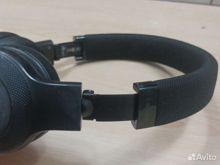 Наушники JBL E45B. торг уместен