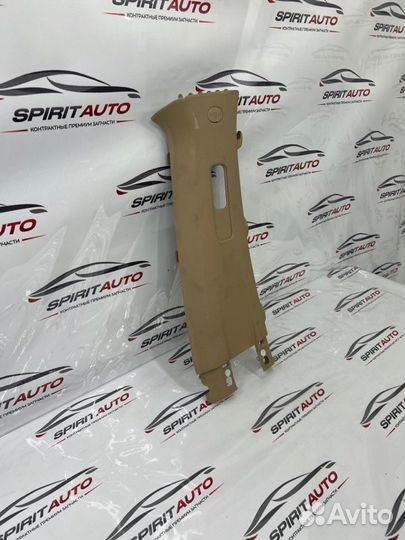 Центральная стойка кузова правая Kia Carnival 3