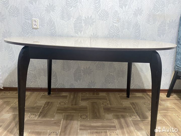 Кухонный стол стеклянный раскладной