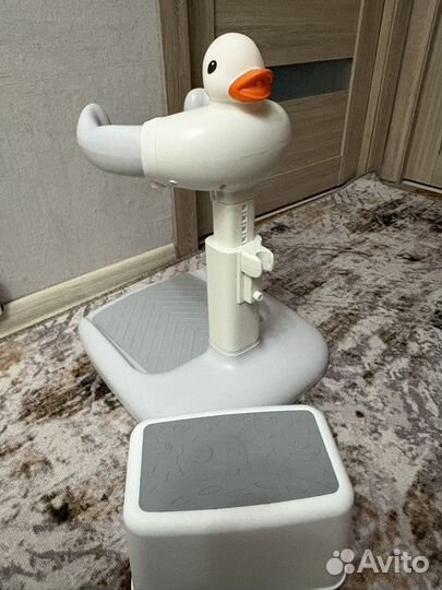 Утка для купания младенцев