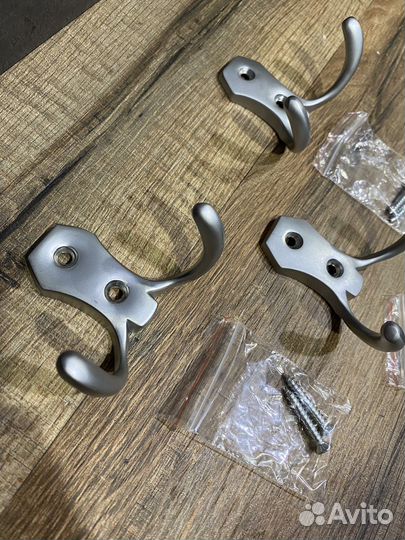 Крючки настенные