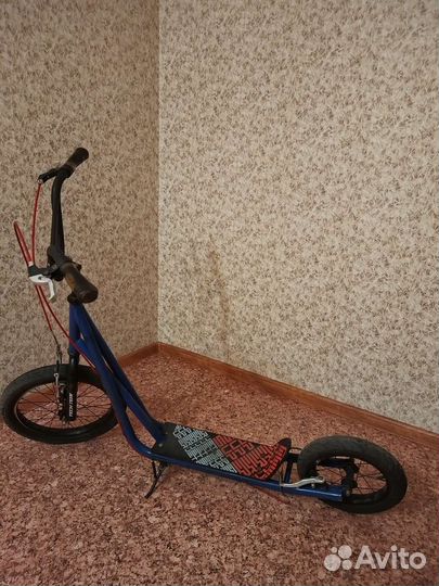 Самокат с большими надувными колесами