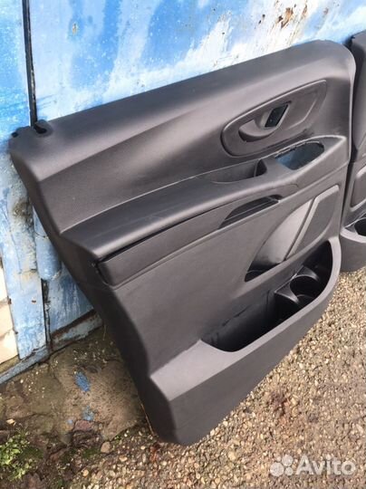 Передние дверные карты Мерседес Вито 447