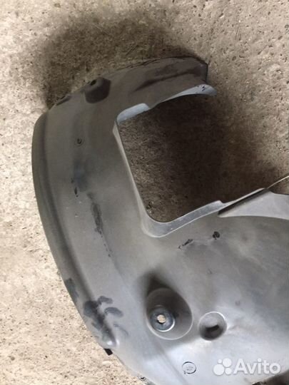 Подкрылок передний левый Bmw e81 e87