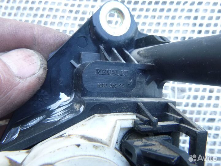 Рено Клио 2 рестайлинг кнопка крышки багажника