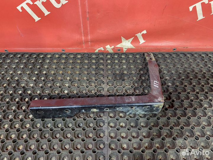 Кронштейн трапа над ящиком акб Daf XF105