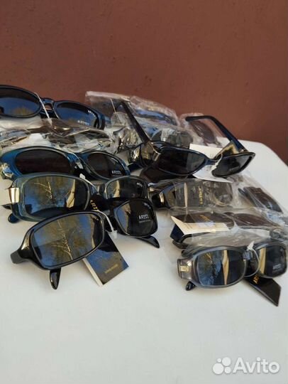 Солнцезащитные очки: натуральное стекло,новые