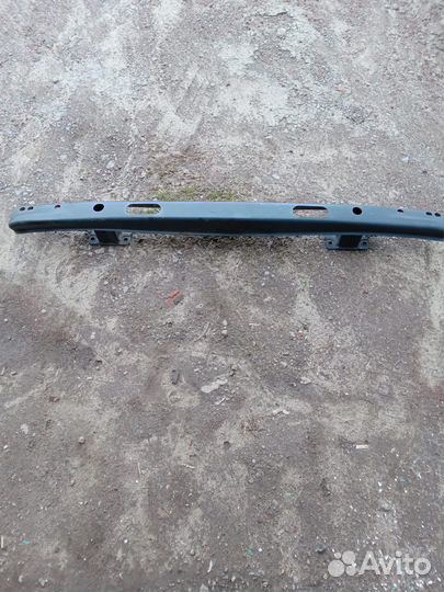 Усилитель бампера