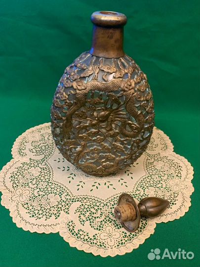 Графин антикварный, Китай