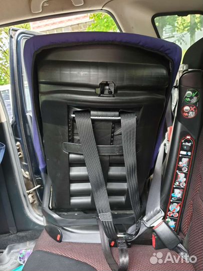 Автокресло поворотное Maxi cosi Axiss