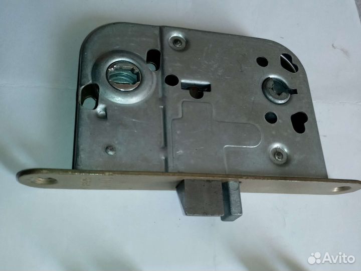 Замок для межкомнатной двери