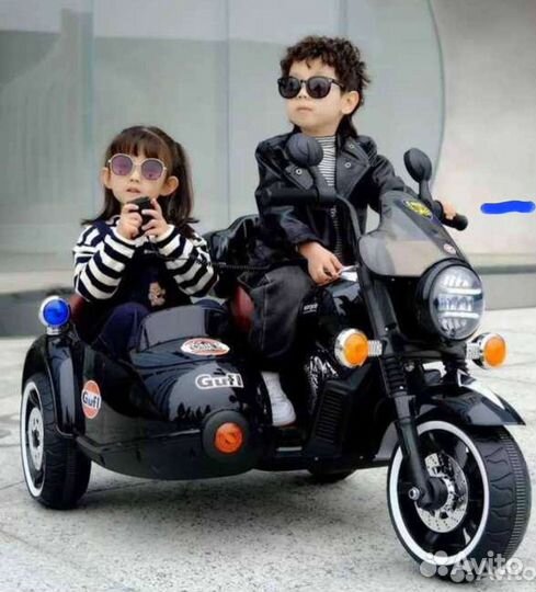 Детский электромобиль двухместный
