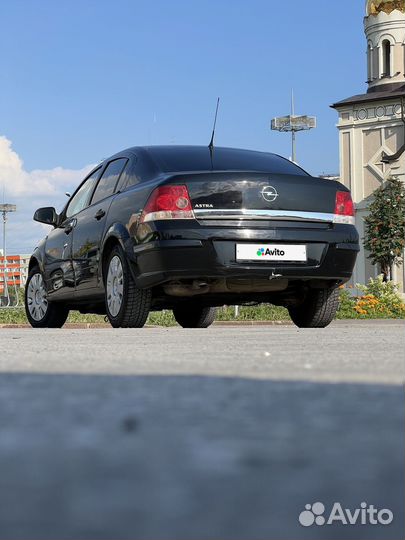Opel Astra, 2010