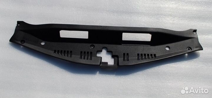 Camry 70 Накладка замка капота Оригинал 18-23