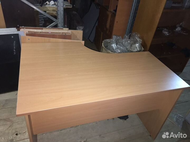 Стол угловой