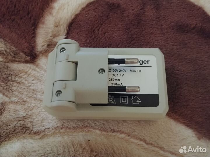 Зарядное устройство для батареек 2AA+2AAA