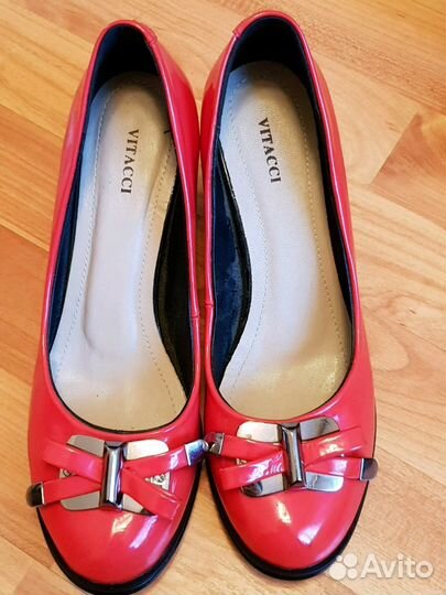 Продам туфли vitacci новые