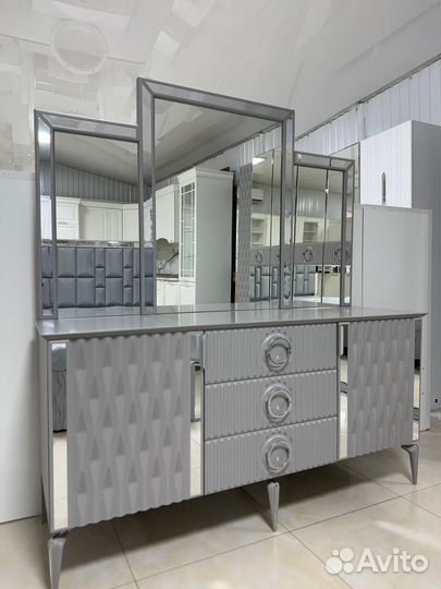 Спальный гарнитур Монреаль 6дв