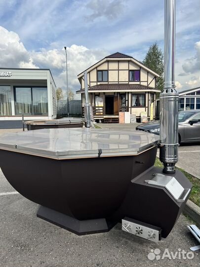 Семейная пара помощники по хозяйству