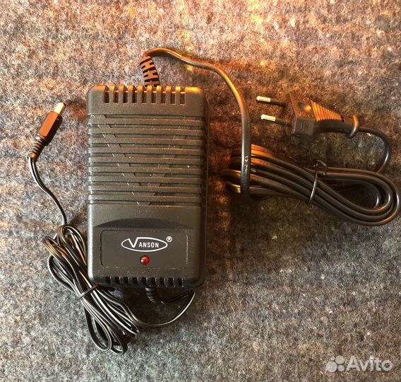 Универсальный AC DC адаптор Vanson BB-399