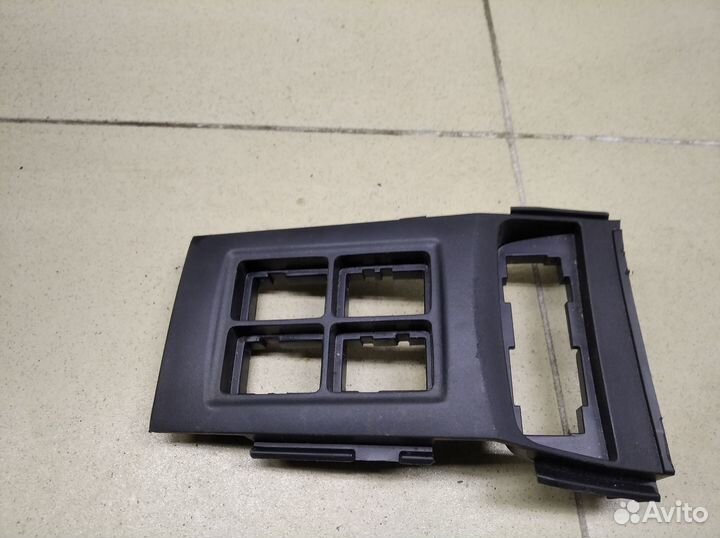 Накладка (кузов внутри) Fortuner 2015