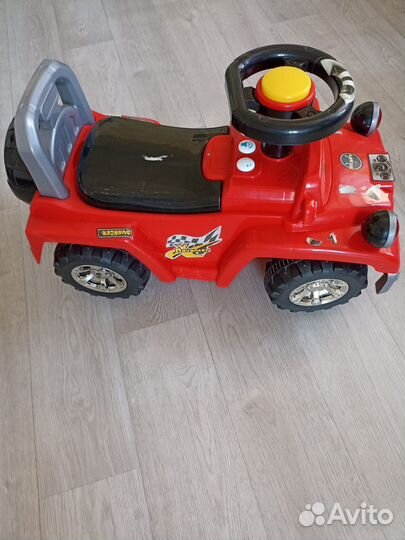 Детская машина (толокар)
