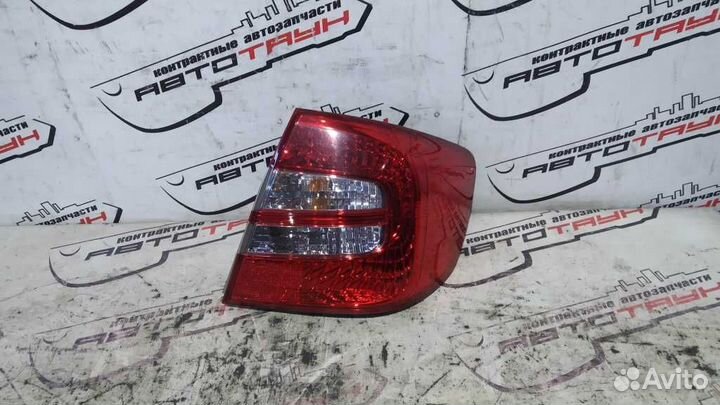 Фонарь toyota premio AZT240 NZT240 ZZT240 ZZT245 2