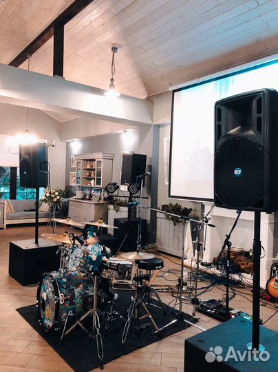 Аренда колонок, проектора, экрана, микрофонов