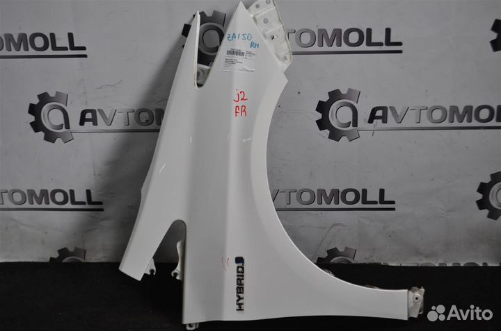 Крыло переднее правое toyota prius ZVW30