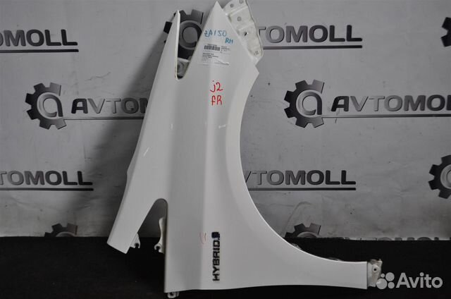 Крыло переднее правое toyota prius ZVW30