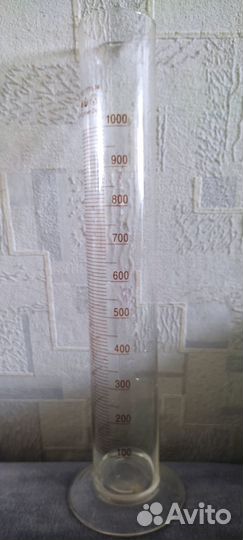 Цилиндр мерный 1000 мл с носиком на стек.основании