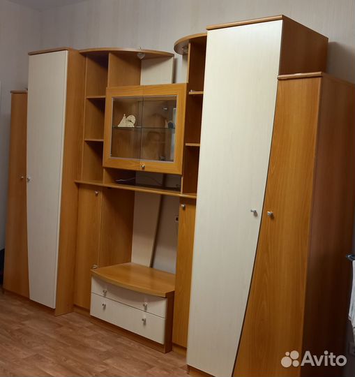 Стенка в гостиную