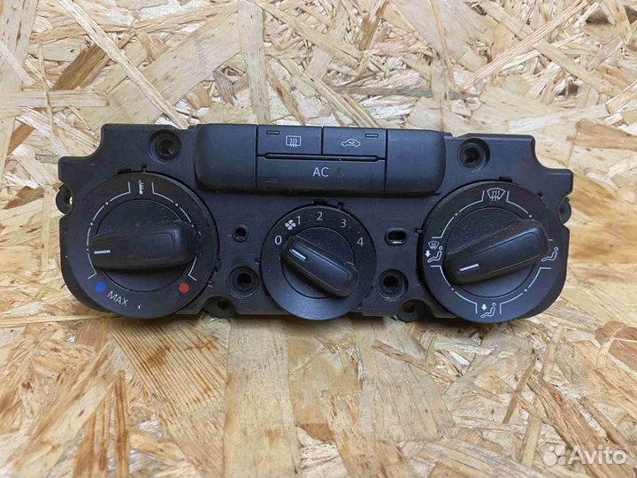 Блок управления печки/климат-контроля Volkswagen j