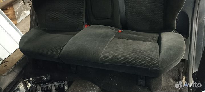 Задние сиденья форд фокус 2 велюр с подлокотником