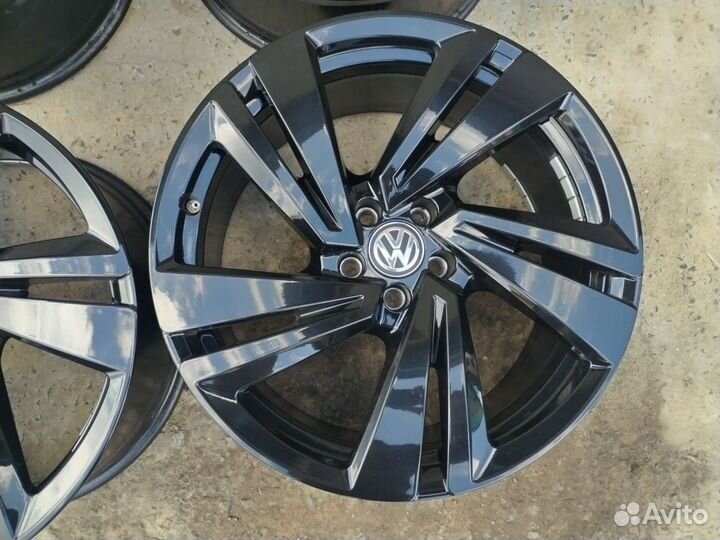 Диски R20 VW touareg original nevada