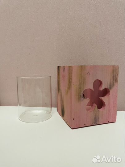 Стильный деревянный подсвечник