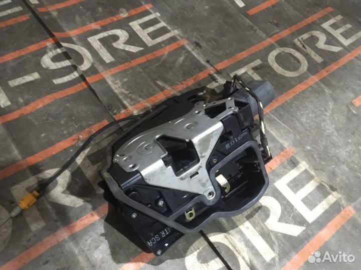 Замок двери задний правый Bmw 7-Series E65 N62B36A