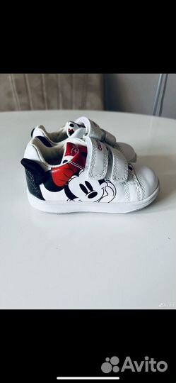 2 пары обуви