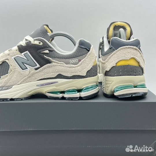 Кроссовки New Balance 2002r