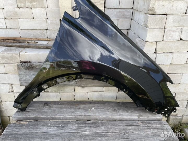 Крыло на toyota rav 4