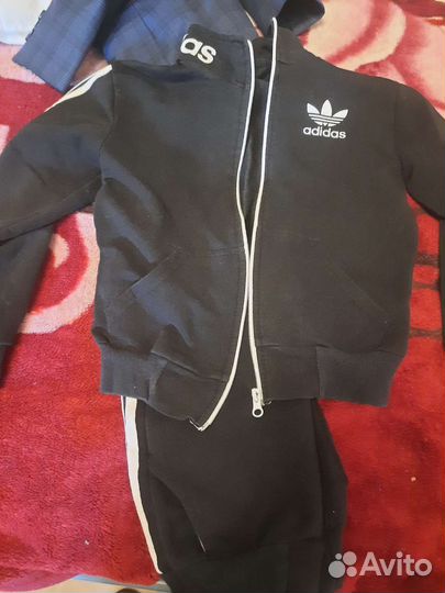 Спортивный костюм adidas для мальчика 128размер