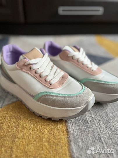 Кроссовки женские 38 размер