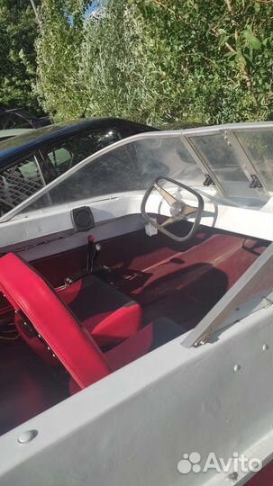 Лодка с мотором катер