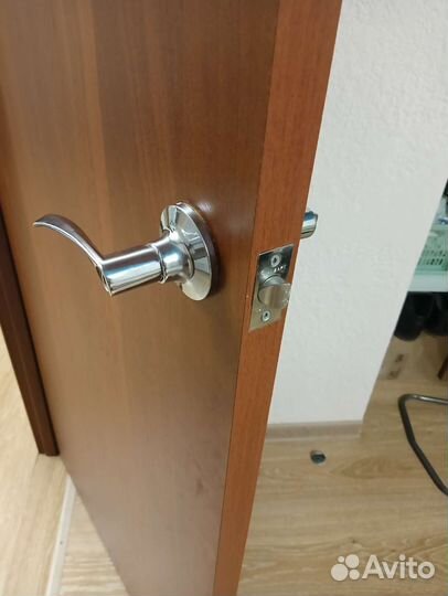 Межкомнатные двери бу 70 см с коробкой