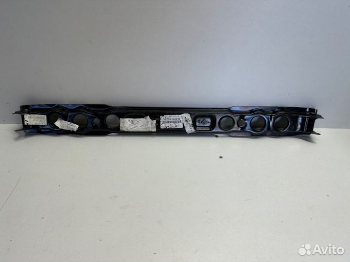 Нижняя планка телевизора передняя Toyota Corolla