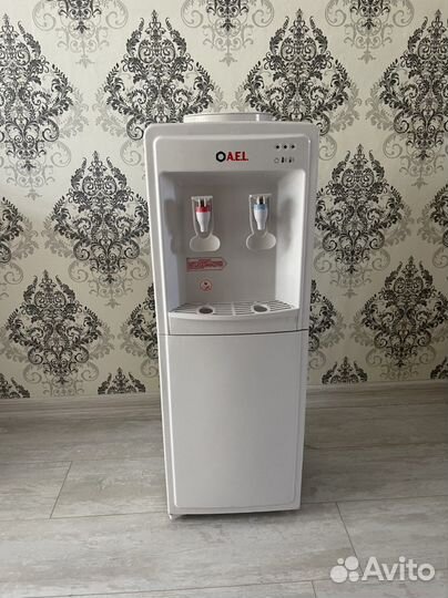 Кулер для воды AEL