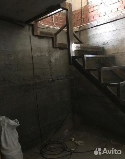 Металлический Каркас Лестницы на Монокосоуре на Вт