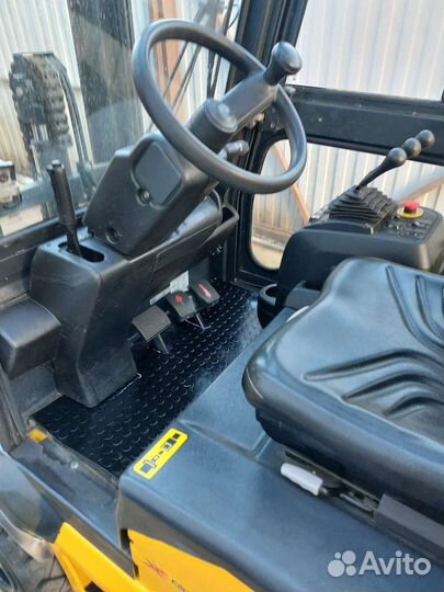 Вилочный электропогрузчик 2т,3,5м