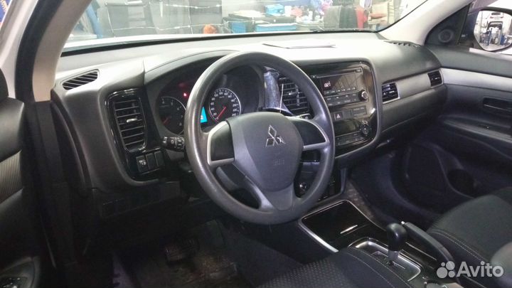 Mitsubishi Outlander 2.0 CVT, 2017, 133 174 км