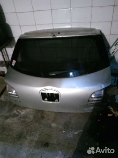 Дверь багажника Тoyota blade